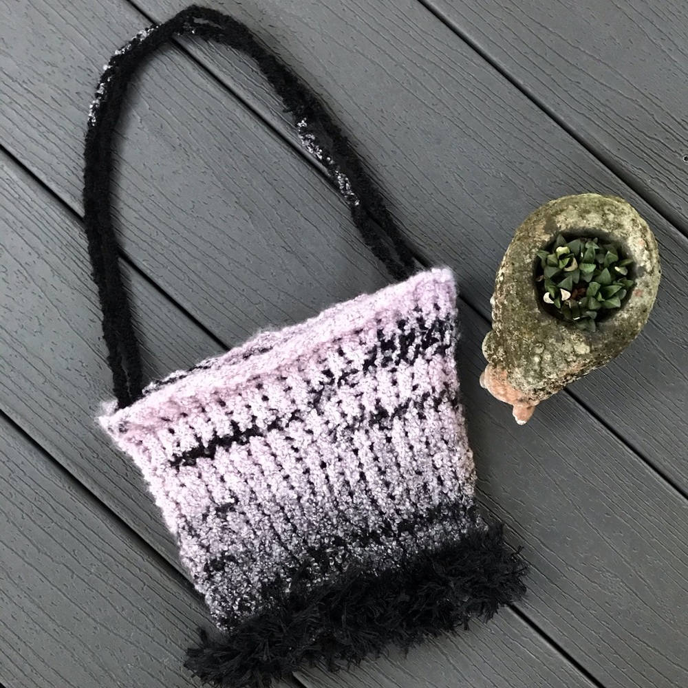 🍯5/$15 New crochet purse